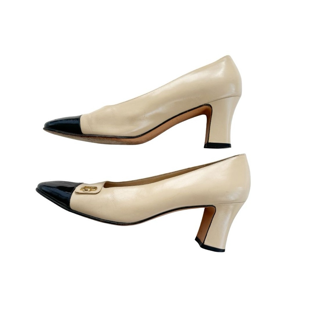 Vintage Salvatore Ferragamo Cap Toe Gancini Pumps - Classic Cream/Black - Picture 4 of 8